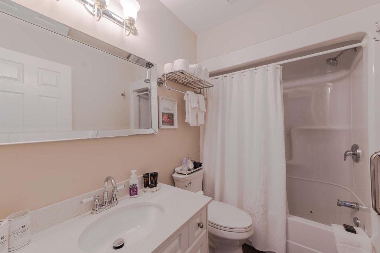 Casa Blanca Boutique Bed & Breakfast Niagara-on-the-Lake Екстер'єр фото